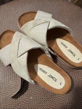 TOMS Cross-Band Slide Sandals in Light Beige